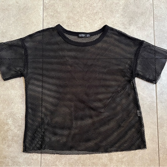 Bershka Y2K Womens black Fishnet Cropped Tee Shirt Size Small
Unfinished seam - Picture 1 of 6